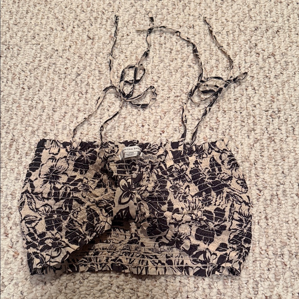 American Eagle Outfitters Black and Tan Floral Crop Top
